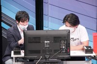 田口尚平アナウンサー（左）と野田クリスタル（右）。