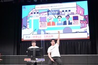 ガーリィレコード高井（左）と野田クリスタル（右）の対戦の様子。