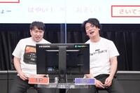 ガーリィレコード高井（左）と野田クリスタル（右）の対戦の様子。