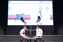 「つり革」で対戦するガーリィレコード高井（左）と野田クリスタル（右）。