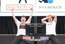 野田クリスタル（右）を倒したガーリィレコード高井（左）。