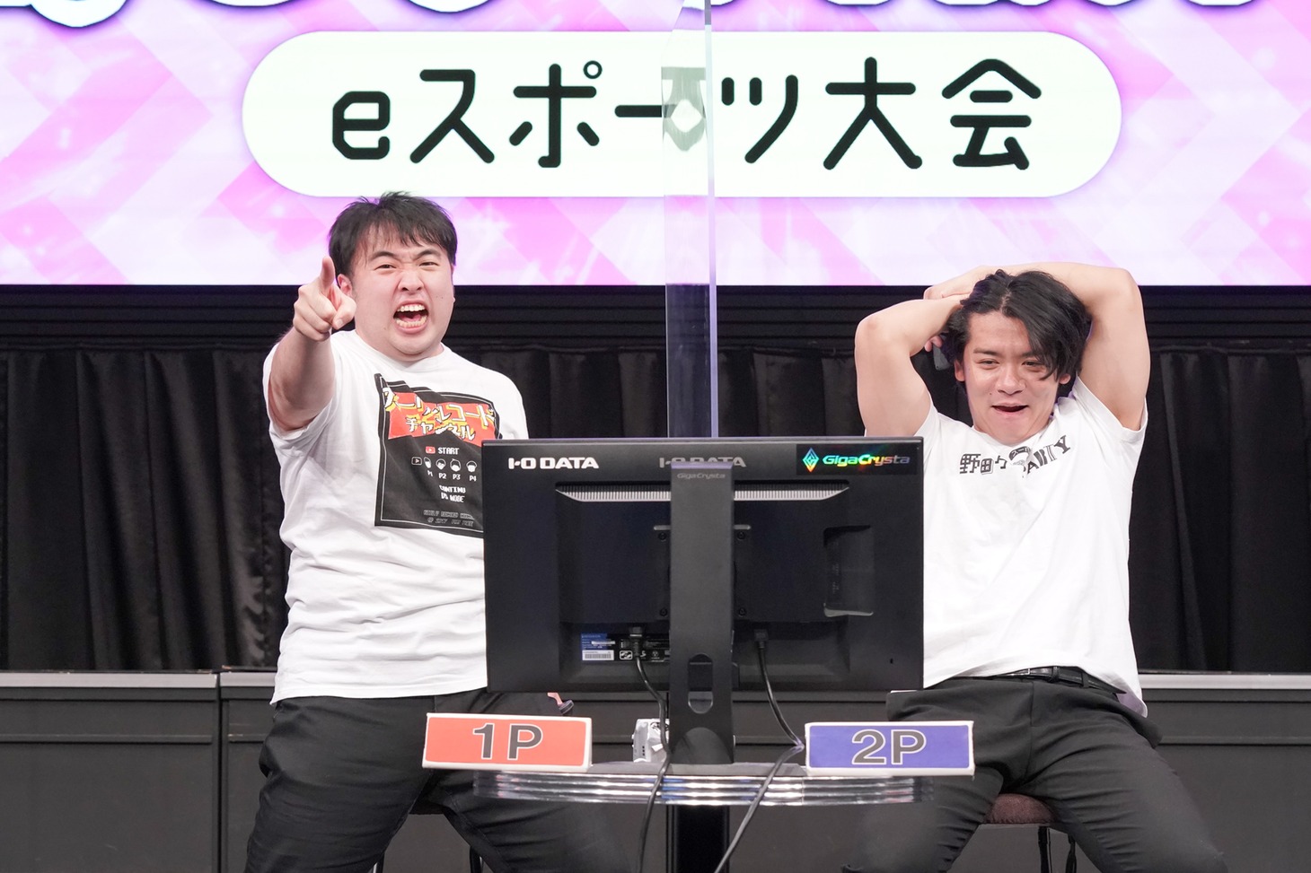 野田クリスタルを下したガーリィレコード高井（左）。