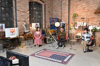 （左から）NANAMI、おぎやはぎ矢作、バカリズム。(c)ABCテレビ