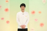 「ENGE HK みんなのダンスネタ」進行役の麒麟・川島。(c)フジテレビ