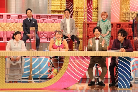 （前列左から）柳原可奈子、フワちゃん、ぺこぱ、（後列左から）市川猿之助、ロザン宇治原、ラランド・サーヤ。(c)フジテレビ