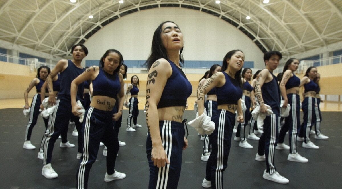 イモトアヤコ 熊本県で学生たちと本気のダンス お笑いナタリー