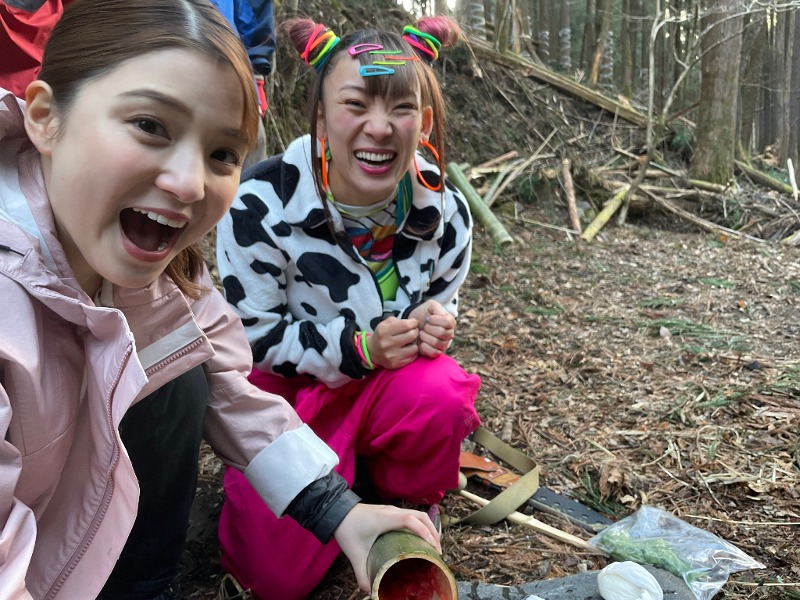 川島海荷とフワちゃん。(c)TBS