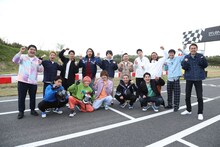 「千鳥の対決旅」に出演する（前列左から）マヂカルラブリー・野田クリスタル、EXIT、千鳥、（後列左から）マヂカルラブリー村上、ニューヨーク、見取り図、かまいたち、ロバート秋山、ロバート山本、アンガールズ田中。(c)フジテレビ