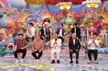 「アメトーーク！」に「ずっと仲良し芸人」として出演する（前列左から）タカアンドトシ×錦鯉・長谷川、バイきんぐ小峠×加藤歩、（後列左から）パンサー向井×チョコレートプラネット長田、さらば青春の光・森田×ニューヨーク屋敷。(c)テレビ朝日