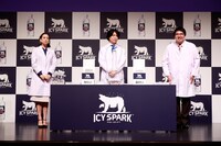 左からSHELLY、マヂカルラブリー。