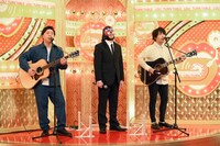 サスケとマスクマン（中央）。(c)TBS