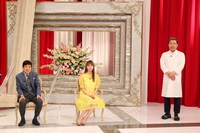 （左から）関根勤、生見愛瑠、フットボールアワー岩尾。(c)フジテレビ