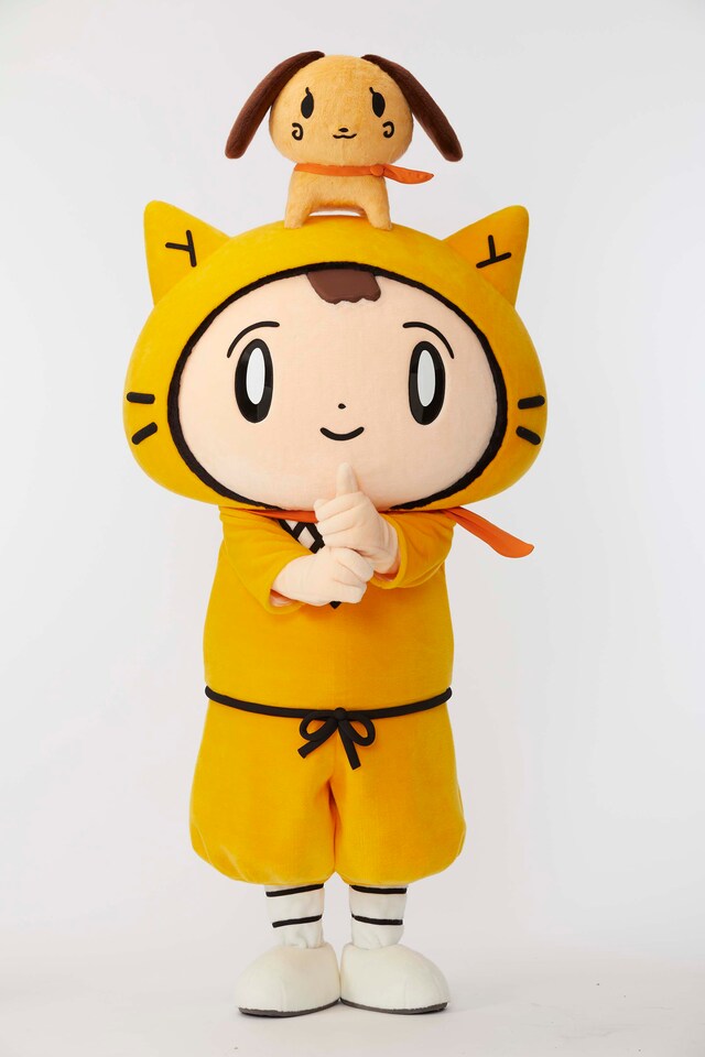 シノビ―（下）と相棒のニン丸（上）。