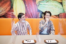 「霜降り明星のあてみなげ」のワンシーン。(c)静岡朝日テレビ