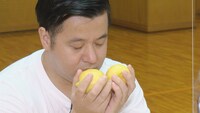レモン早食いの世界記録に、催眠術をちょい足しして挑戦する、すゑひろがりず南條。(c)CBC