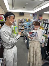 左からゆってぃ、ほのか。(c)静岡朝日テレビ