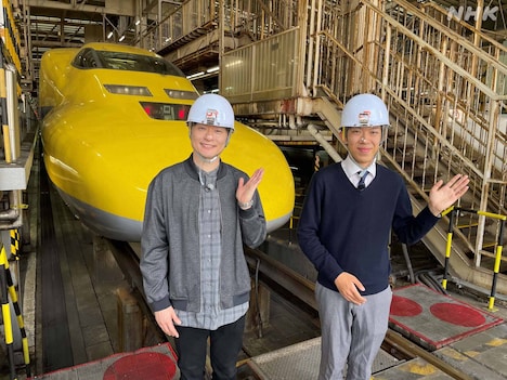 ドクターイエローと和牛・川西（左）。