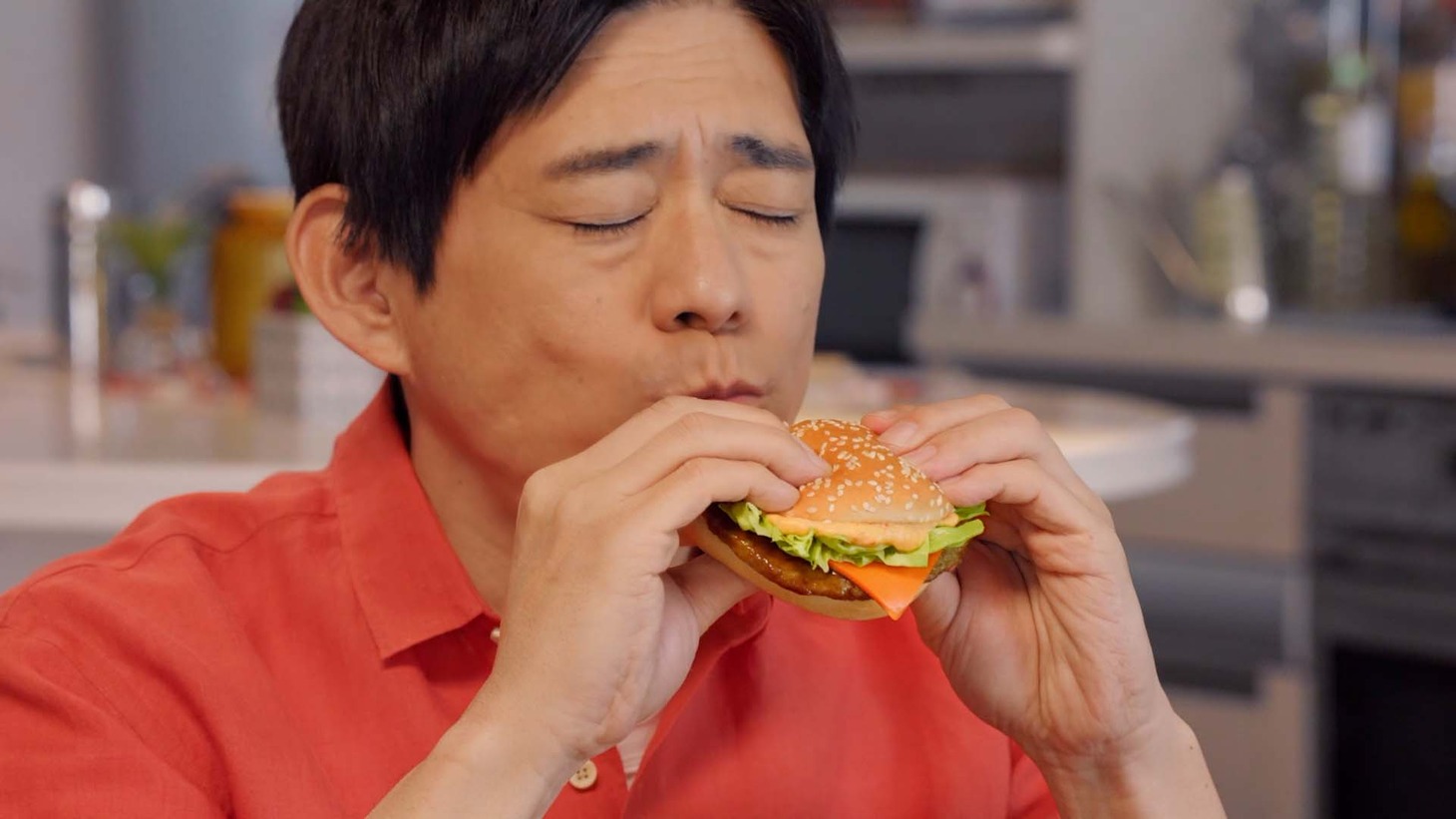 新CM「てりやきすぎて、すみません！」編より。
