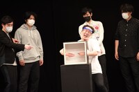 「エア箱の中身はなんだろな」の様子。