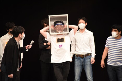 以前行われた「エアー箱の中身は何だろうか?」の様子。