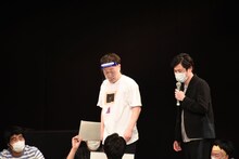 フリップに書かれたとある文字に過剰な反応を示すインポッシブル井元。