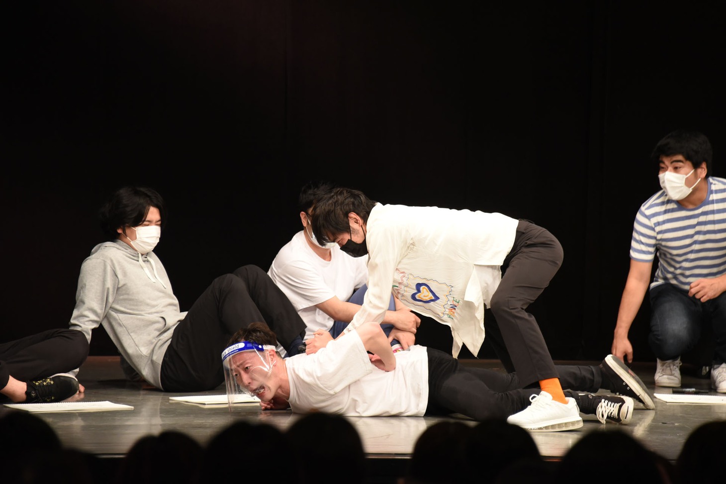 かたつむり林に懲らしめられるインポッシブル井元。