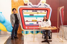 博多華丸とロバート秋山。(c)テレビ朝日