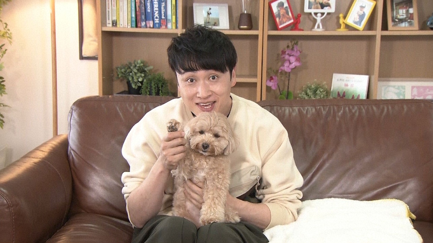 愛犬ネネちゃんを溺愛するアンジャッシュ児嶋。(c)BS朝日