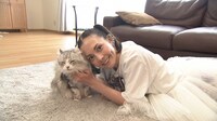 6匹の猫と暮らす土屋アンナ。(c)BS朝日