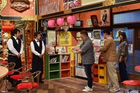 （左から）わらふぢなるお、サンドウィッチマン、藤本美貴。(c)フジテレビ