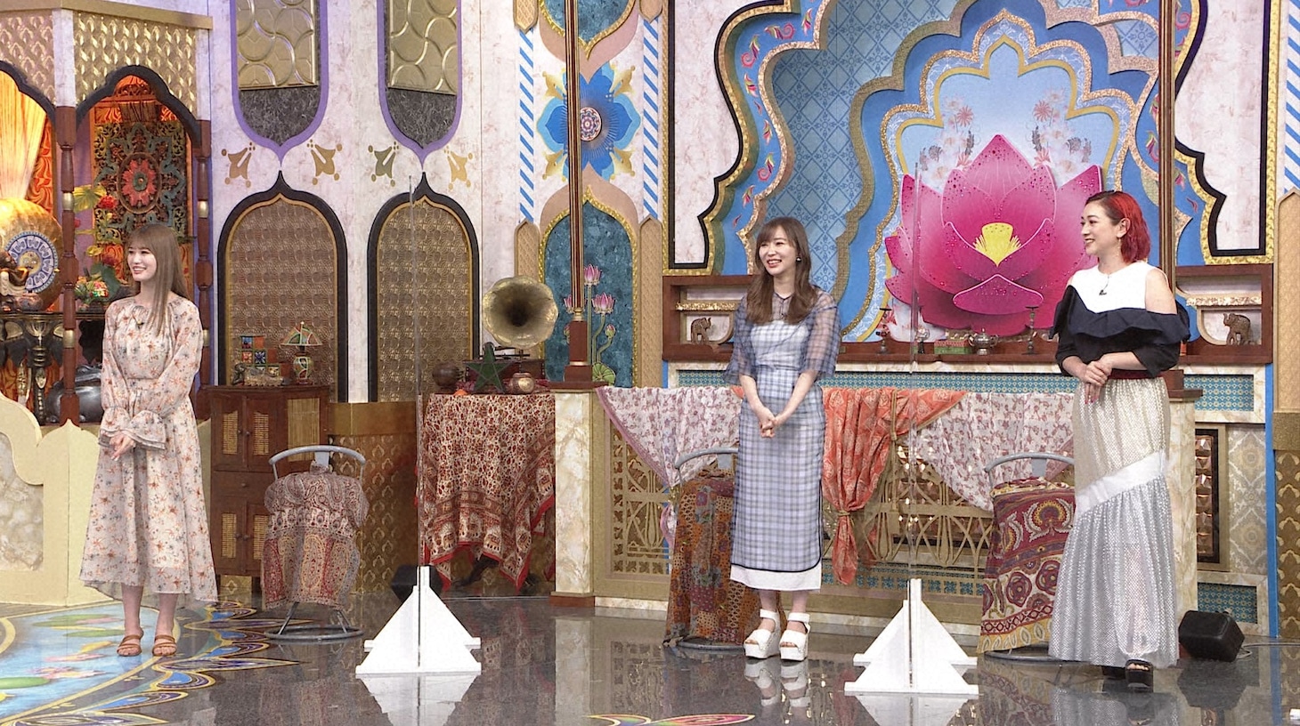 左から生見愛瑠、指原莉乃、SHELLY。(c)日本テレビ