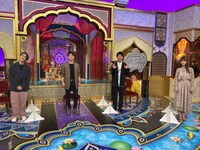 左からニューヨーク屋敷、與真司郎、尾上右近、生見愛瑠。(c)日本テレビ