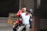 「はい！丸尾不動産です。」公演の様子。