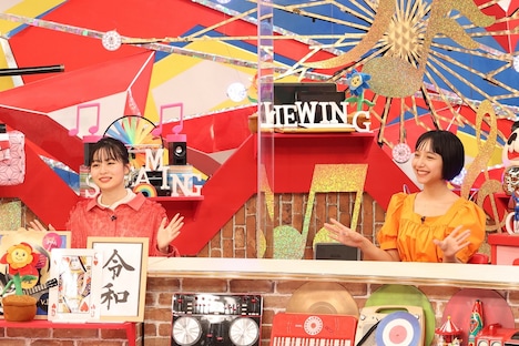 （左から）莉子、山之内すず。(c)フジテレビ