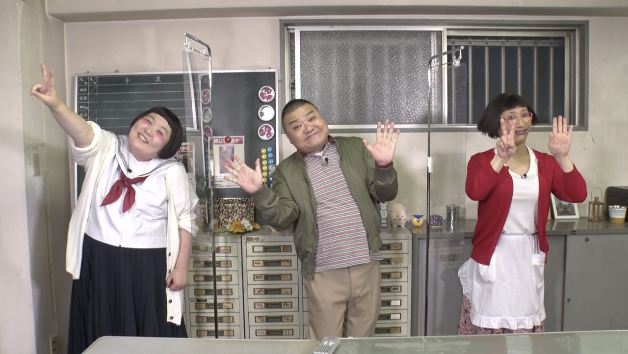 左から酒井藍、川畑泰史、すっちー。