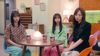 「カップスターコメディ『しゃべる奴らは、ハラが減る。』」のワンシーン。(c)乃木坂 46LLC