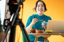 CM撮影中のゆりやんレトリィバァ。