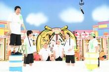 （左から）マヂカルラブリー、サンドウィッチマン、バナナマン。(c)TBS