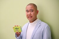 撮影中のコロコロチキチキペッパーズ・ナダル。