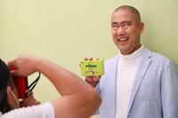 撮影中のコロコロチキチキペッパーズ・ナダル。