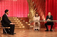 ゾフィーと吉住（中央）のユニット・ズミィー。(c)フジテレビ