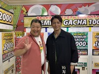 （左から）ブラックマヨネーズ小杉、玉木宏。(c)テレビ朝日