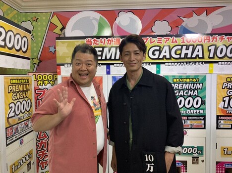 （左から）ブラックマヨネーズ小杉、玉木宏。(c)テレビ朝日
