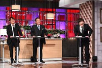 左からさまぁ～ず、内村光良。(c)日本テレビ