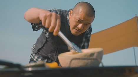 「メロンの常識に、カミナリ!!キャンプ ‐ CITY OF HOKOTA -」のワンシーン。