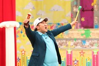 とにかく明るい安村 (c)フジテレビ