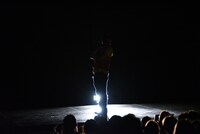 ロボットダンスののち、ポーズを決めるはつぴんア・ラ・モード。