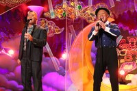 天山広吉と本間朋晃。(c)フジテレビ