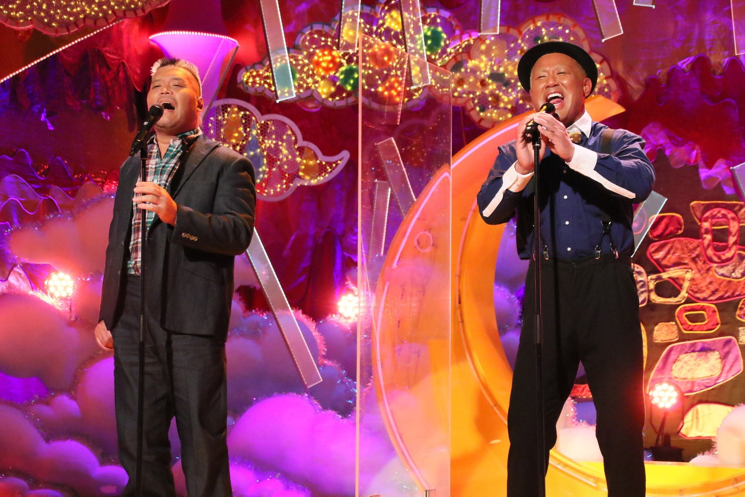 天山広吉と本間朋晃。(c)フジテレビ