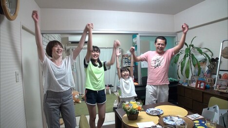 「人生が変わる1分間の深イイ話」より。(c)日本テレビ